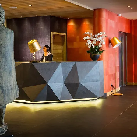 Taj-i Mah Hotel 5*